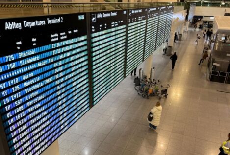 El aeropuerto de Múnich reinicia operaciones tras cerrar por la presencia de drones