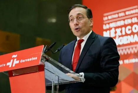 Albares admite «injusticias» en la conquista de México para cerrar la crisis con Sheinbaum