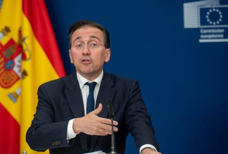 Albares viaja a China para reunirse con su homólogo en medio de la polémica por Huawei