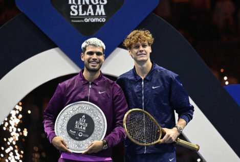 Alcaraz cae ante Sinner y el italiano se lleva seis millones de dólares del torneo de Arabia Saudí