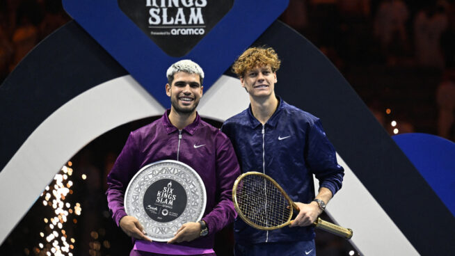 Alcaraz cae ante Sinner y el italiano se lleva seis millones de dólares del torneo de Arabia Saudí