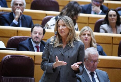 El PP acusa al PSOE de ser el partido de las chistorras, las mordidas y el «dinero en B»