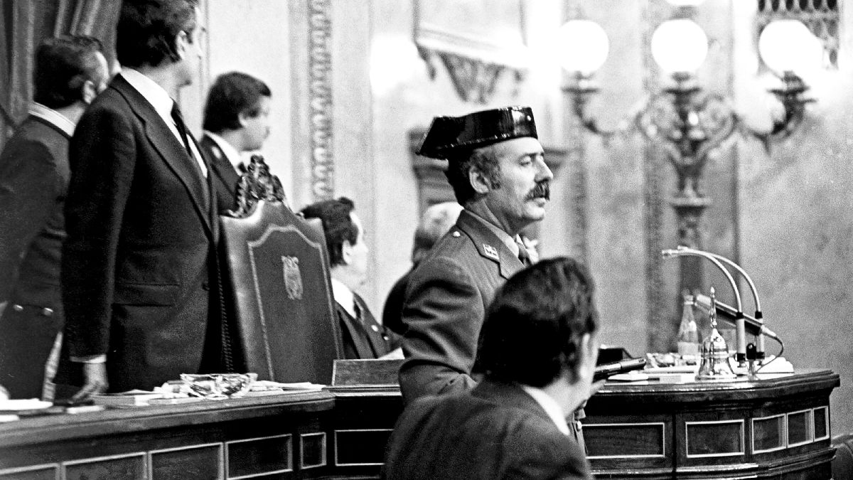 El tonto útil del golpe 