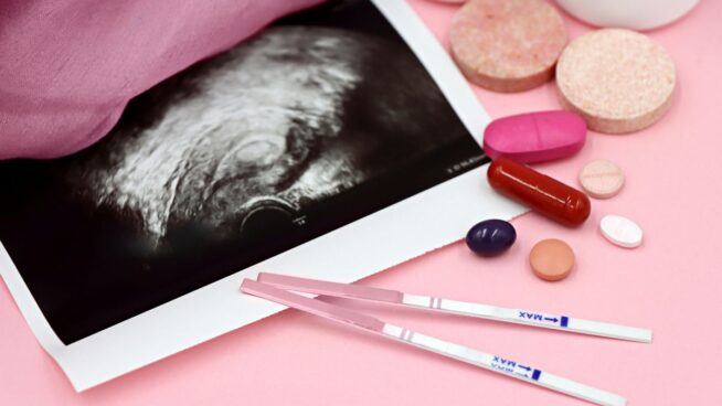 Estos son los apoyos que necesita el Gobierno para incluir el aborto en la Constitución