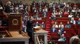 La Asamblea Nacional francesa descarta debatir la moción que pedía el cese de Macron
