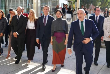 Feijóo critica que no se pase «ni media» a los autónomos y haya «maletines por ministerios»