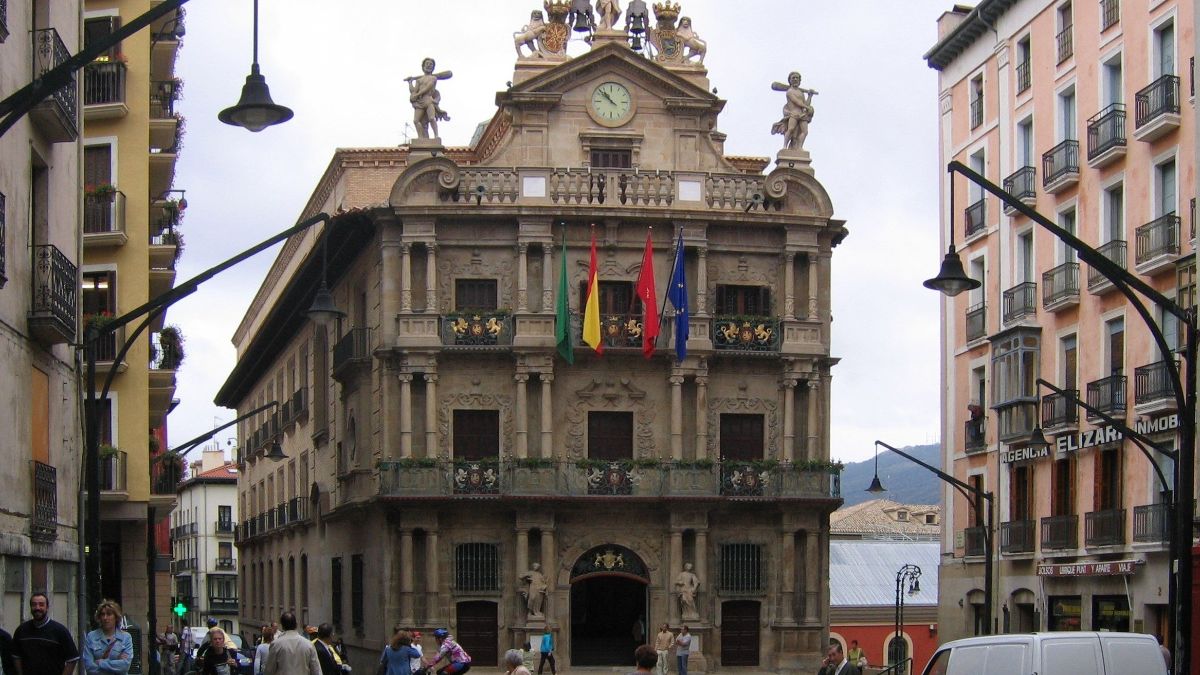 Bildu destituye al gerente del Ayuntamiento de Pamplona tras dar positivo en alcoholemia