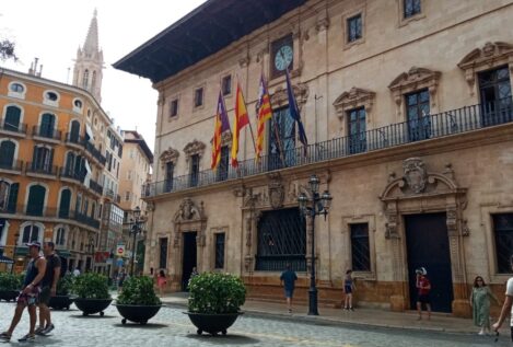 PP y Vox rechazan multar al concejal de Palma que aparcó en una plaza para discapacitados