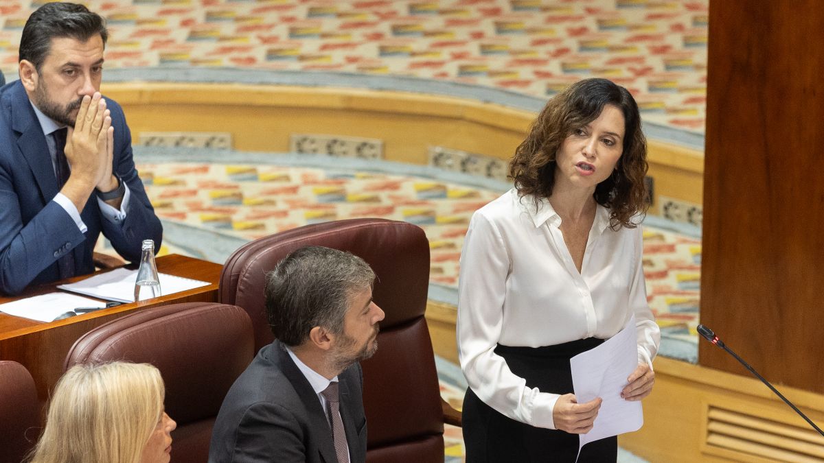 Ayuso acusa a Vox de «mentir» y lo ve buscando votos en otros lados: por el PP «no pueden»