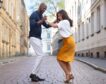 Más que el yoga o que caminar: cómo bailar puede ser un ejercicio antidepresivo