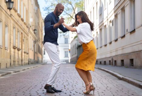 Más que el yoga o que caminar: cómo bailar puede ser un ejercicio antidepresivo
