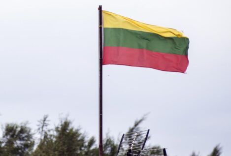 Lituania cierra su frontera con Bielorrusia tras las incursiones de globos con contrabando