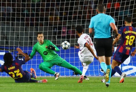 El poderío físico del PSG doblega al Barcelona en Montjuic en el último minuto
