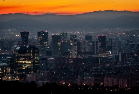 Once de los 15 barrios con más extranjeros están en Barcelona, tres en Madrid y uno en Murcia