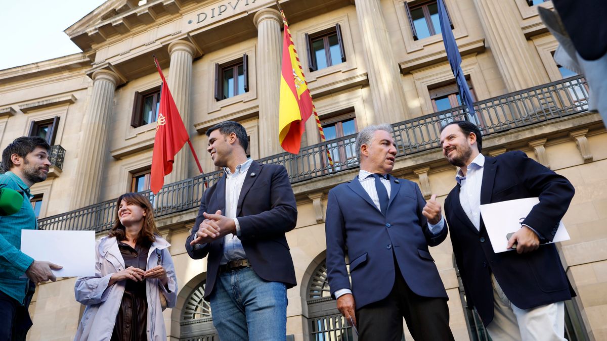 Bendodo dice que el Gobierno navarro es el «kilómetro 0» de la «corrupción sanchista»