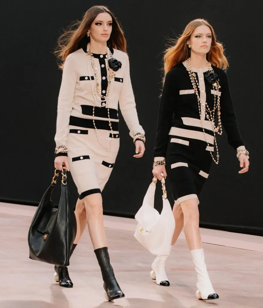 Looks en blanco y negro de Chanel