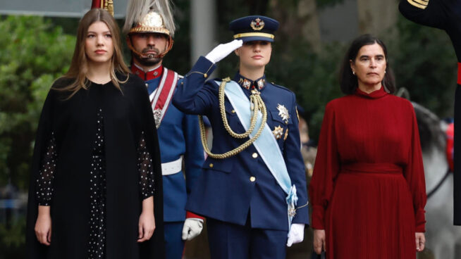 Sofía deja de lado su timidez y se lleva todo el protagonismo en el 12-O con su look más sobrio