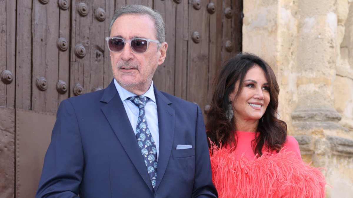 En la vida de Carlos Herrera: estudió Medicina, se enamoró de Mariló y está feliz con Pepa Gea