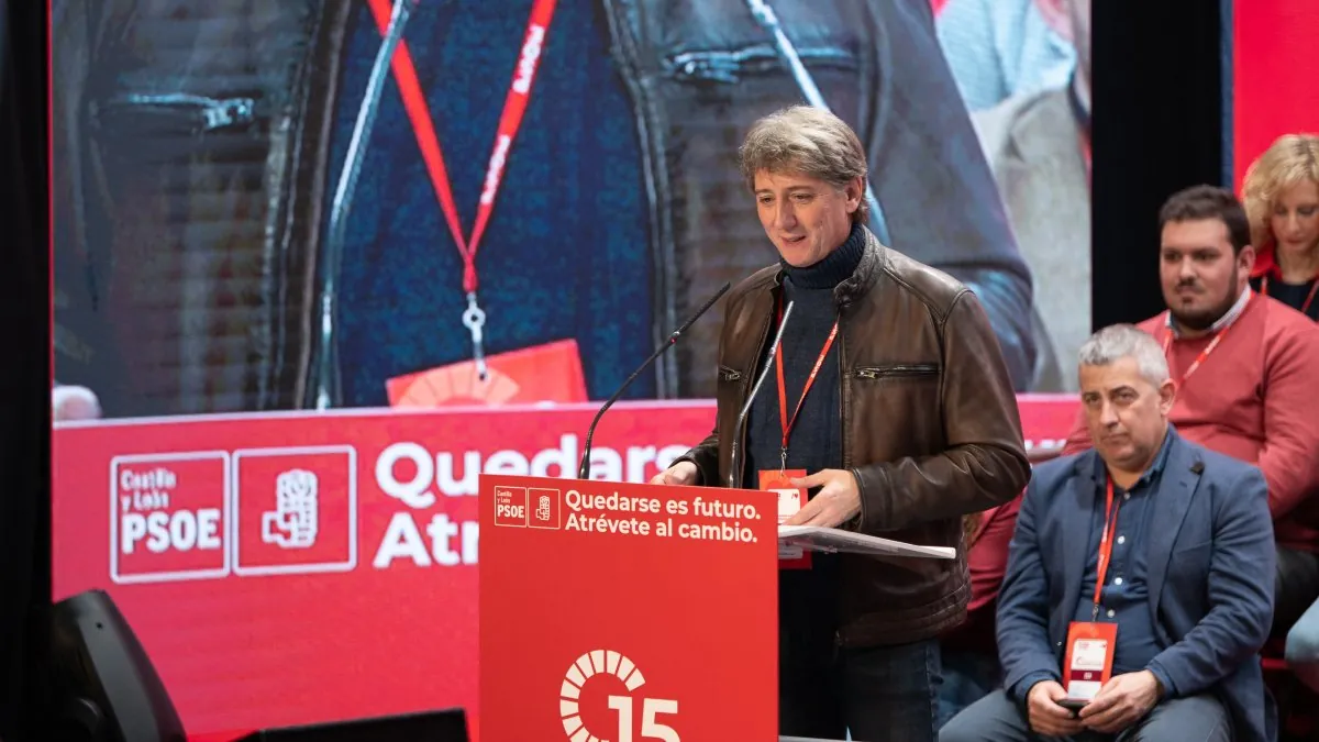El líder del PSOE de Castilla y León pide perdón por sus palabras sobre «Castilla-León»