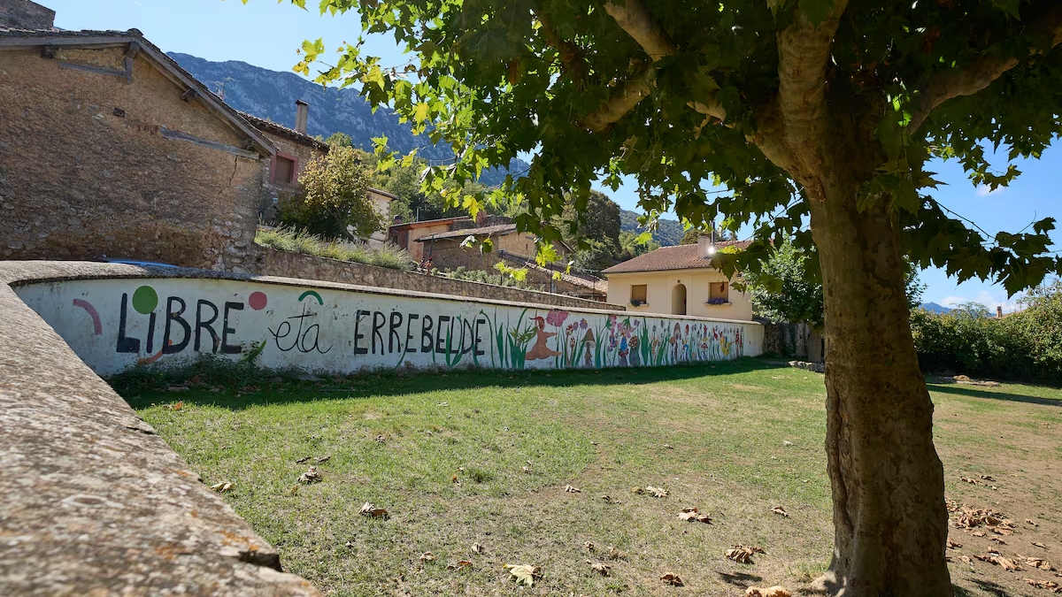 La Diputada de Cultura de Álava admite fallos de coordinación sobre el campamento de Bernedo