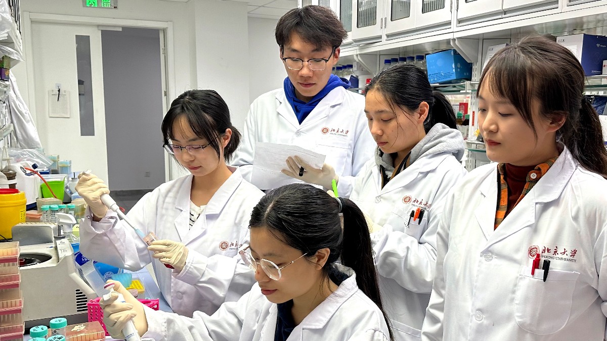 AstraZeneca, GSK y Pfizer lideran una nueva ola de acuerdos con biotecnológicas chinas