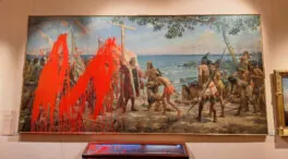 Dos activistas de Futuro Vegetal atacan un cuadro de Colón en el Museo Naval de Madrid