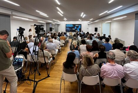 El alcalde de Sevilla defiende la «seriedad y solvencia» de TO en un foro sobre periodismo