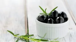 Cómo curar aceitunas negras en sal: tiempos necesarios y el paso a paso