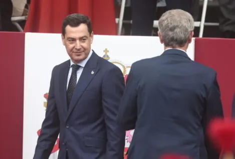 Juanma Moreno ordena cribados de cáncer en todas las especialidades: «No me fío de nadie»