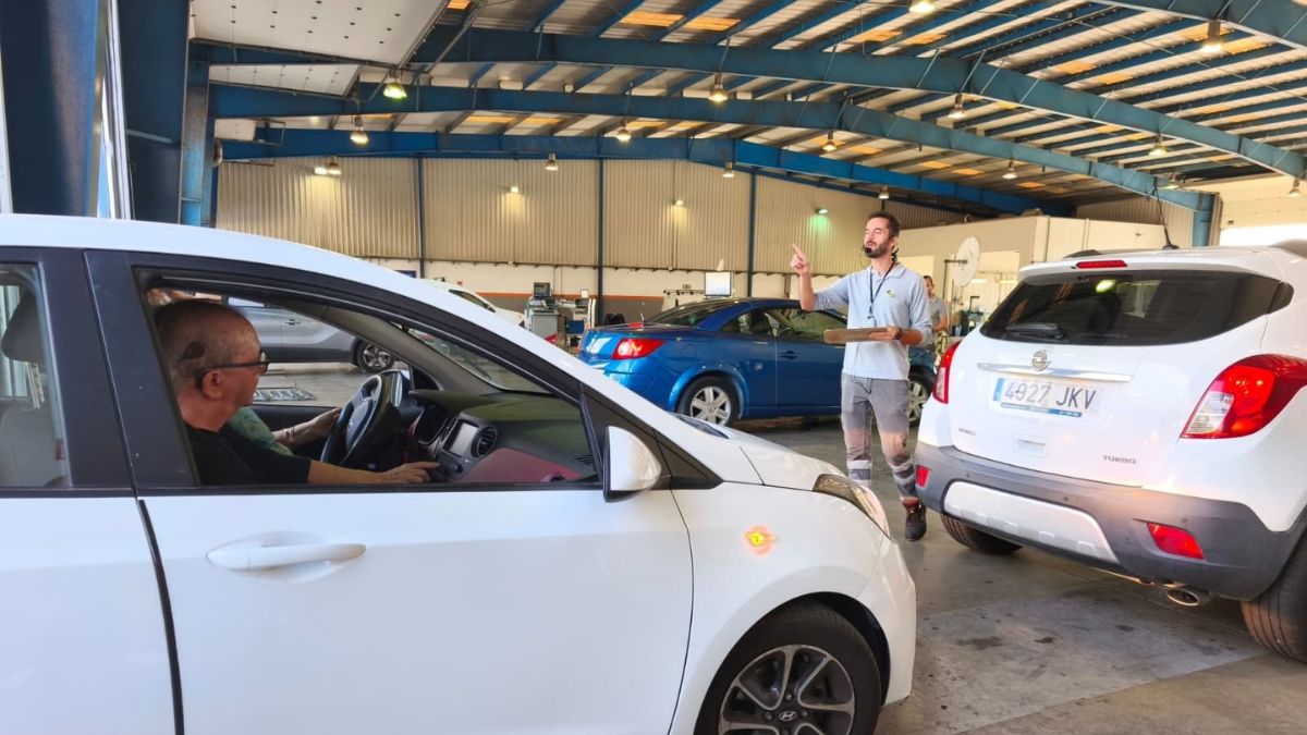 Los coches sin la ITV al día crecen un 50% en una década: es ya la segunda causa de sanción