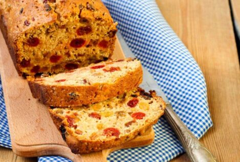 Barmbrack: el pan irlandés de Halloween que parece un panettone con frutas escarchadas