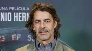 La vida de Eduardo Noriega: su supuesto hermano, boda discreta y una hija de diez años