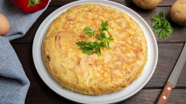 El truco de mi abuela para salar la tortilla de patata cuando le queda sosa