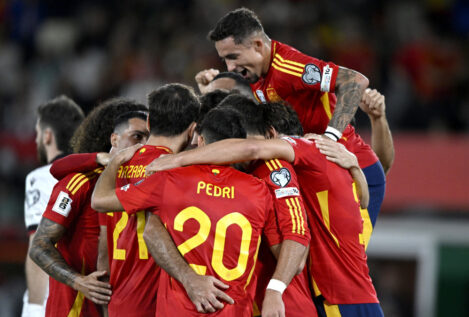 España gana con solvencia a Georgia pese a las ausencias y acaricia el billete al Mundial