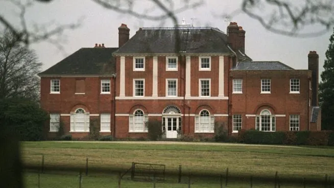 Forest Lodge, el nuevo hogar de Guillermo y Kate Middleton con pista de tenis y estanque
