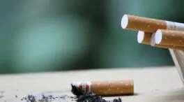 Por qué la gente vuelve a fumar y cómo dejarlo (incluso tarde) protege el cerebro