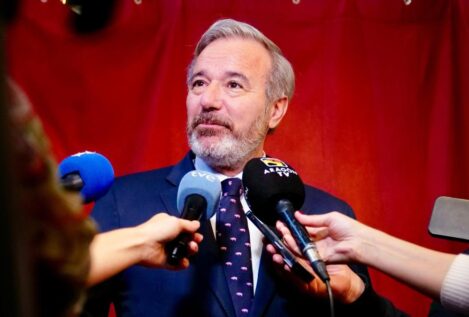 Azcón presiona a Vox y le advierte: en Aragón la alternativa es él o el PSOE