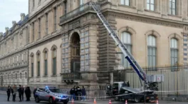 Detenidos dos sospechosos por el robo de joyas del museo del Louvre