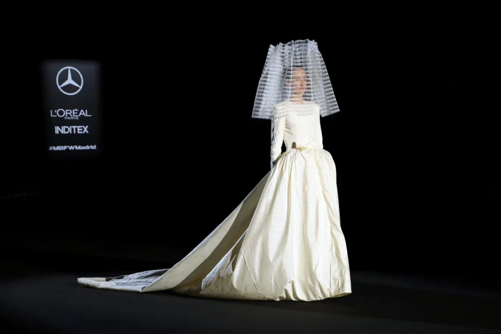 Vestido presentado en MBFWM por Guillermo Décimo