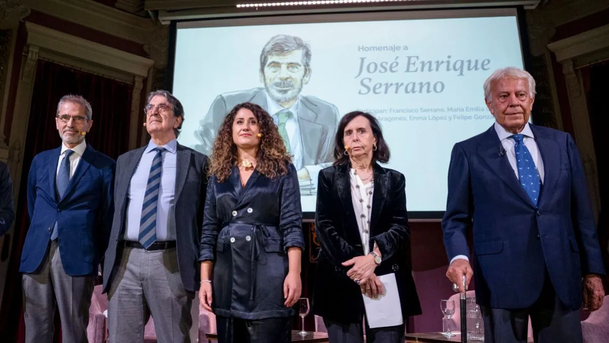 La política homenajea a José Enrique Serrano, jefe de gabinete de González y Zapatero
