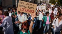Los médicos convocan una huelga de cuatro días contra el estatuto marco de Mónica García