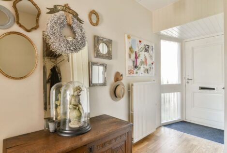 La interiorista Laura Martínez revela el detalle que no debes pasar por alto al entrar en una casa