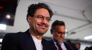 Los primeros resultados en Colombia sitúan al candidato de Petro en segunda posición