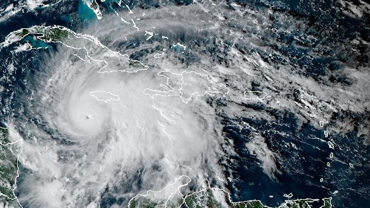 El huracán ‘Melissa’ llega a Jamaica este martes con vientos de 280 kilómetros por hora