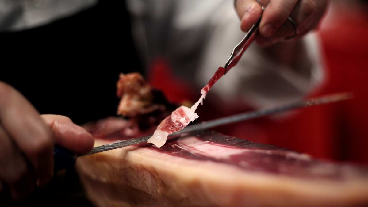 Las denominaciones de origen europeas critican los jamones 50% ibéricos de Guijuelo