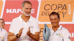 Javier, el hermano de Antonio Banderas: es su mano derecha y compite contra el Rey en vela