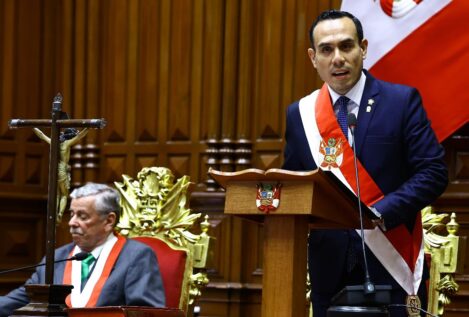 El nuevo presidente de Perú llama a la «calma» y prioriza la lucha contra la delincuencia 