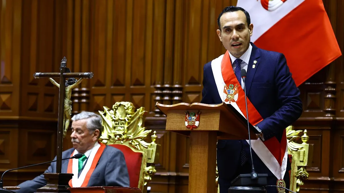 El nuevo presidente de Perú llama a la «calma» y prioriza la lucha contra la delincuencia 