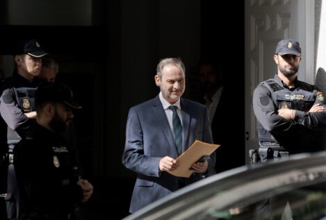 El juez muestra su «estupor» porque Ábalos continúe siendo diputado pese a los indicios