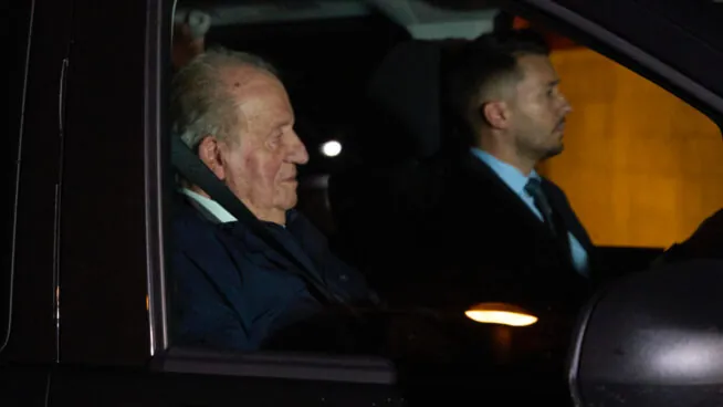Por qué el rey Juan Carlos ha ingresado en una clínica en Vitoria tras el avance de sus memorias